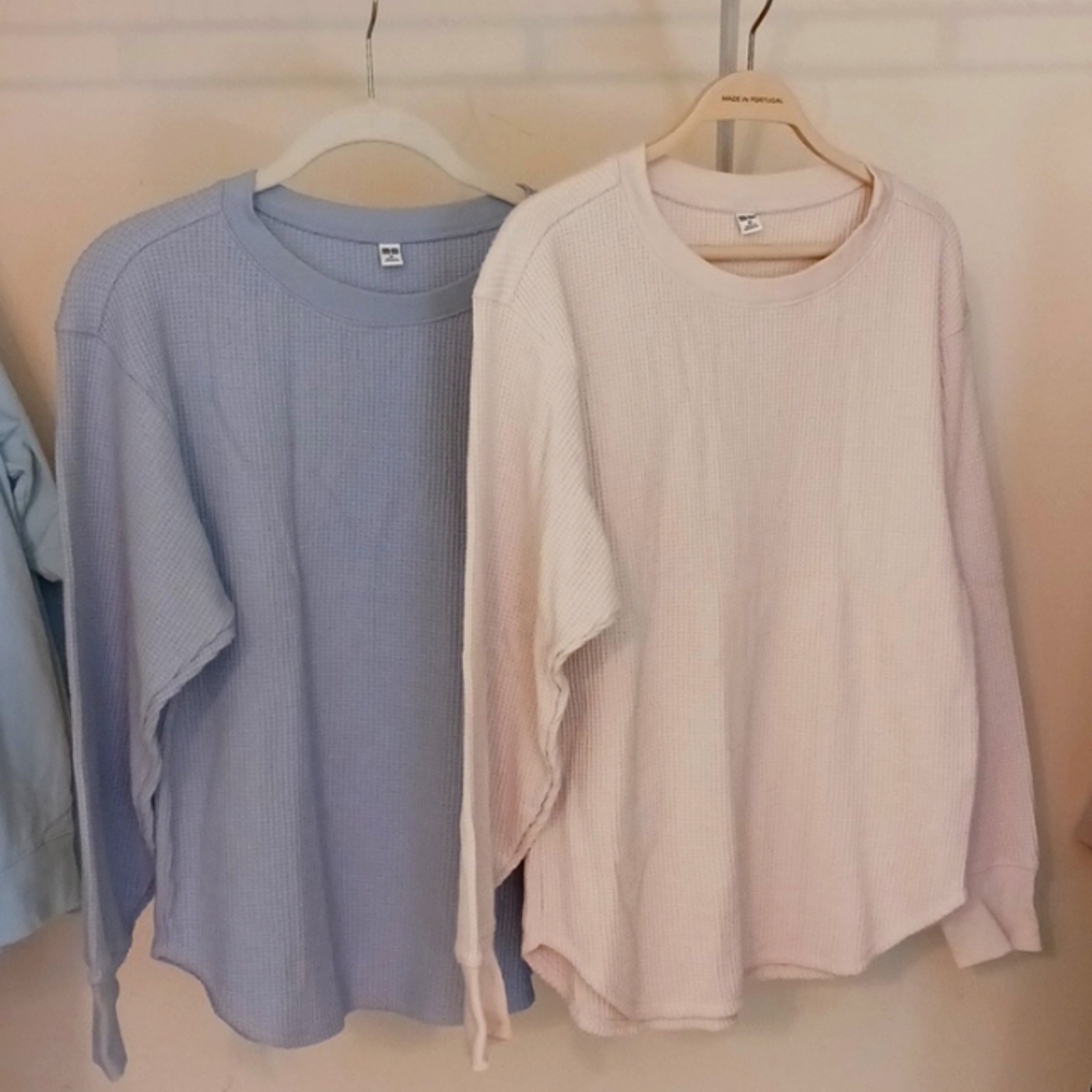 Uniqlo tops ×2
